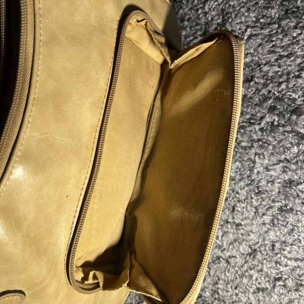 The Unbranded Brand women tan
